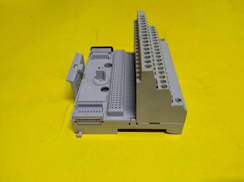Allen-Bradley 1797-TB2 P/N 96155877 Ser. A Rev. B01 Terminal Base New - Image 2