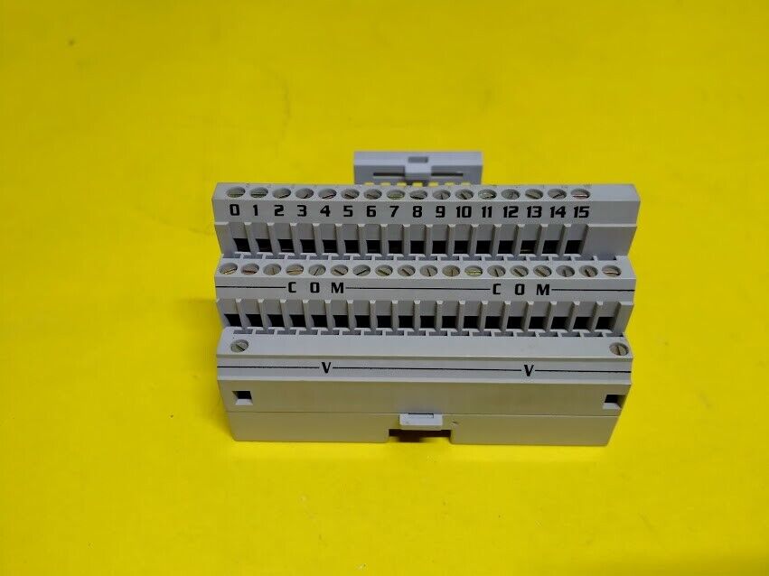 Allen-Bradley 1797-TB2 P/N 96155877 Ser. A Rev. B01 Terminal Base New - Image 3