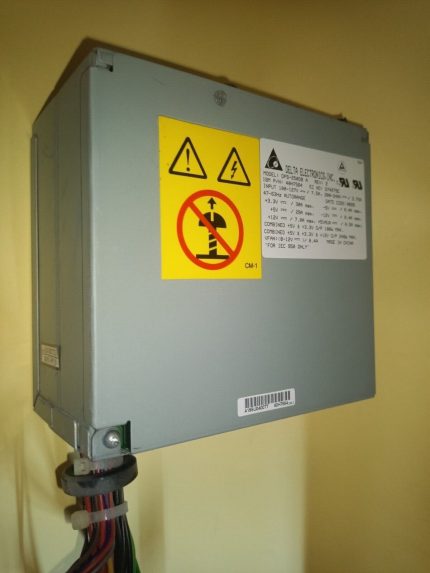 AT Power Supply Delta Electronics dps-250db A rev. 2 ibm 40H7564 IBM FRU