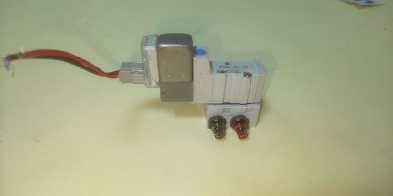 SMC SYJ32-5LZ-M5 Solenoid Valve Electronic Components-Pneumatic Actuator