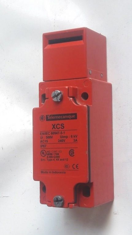 Telemecanique XCS-A501 Safety Interlock Switch 240V 3A