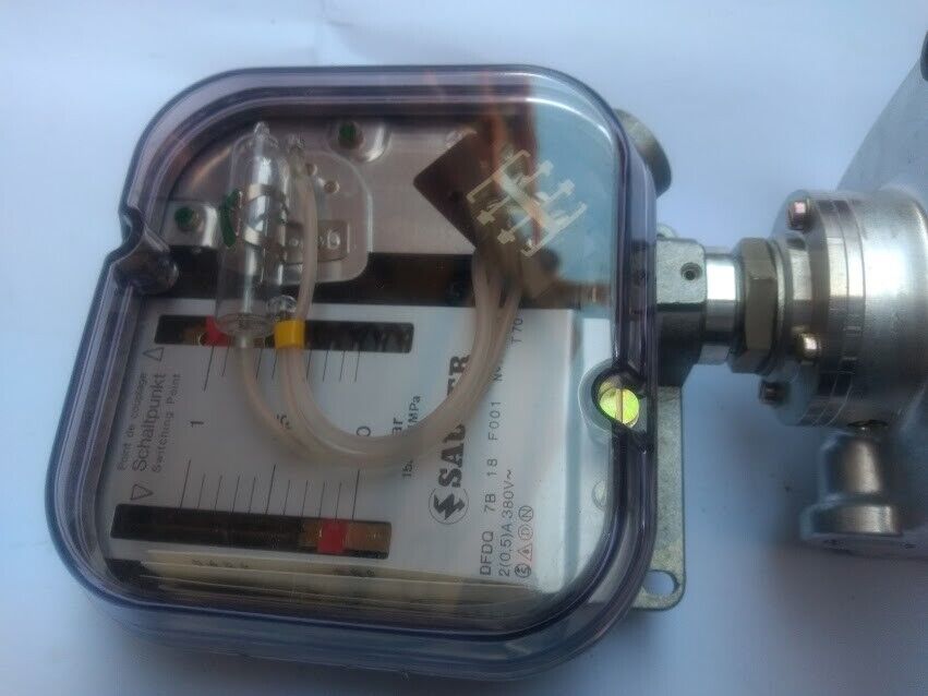 SAUTER DFDQ 7B18 F001 Temperature Switch DFDQ7B23F001 New - Image 5