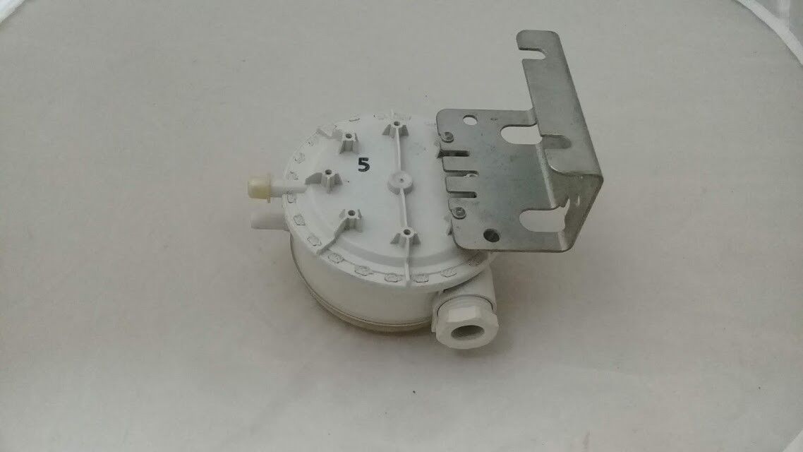 Siemens QBM81-5 Differential Pressure Switch - Image 6