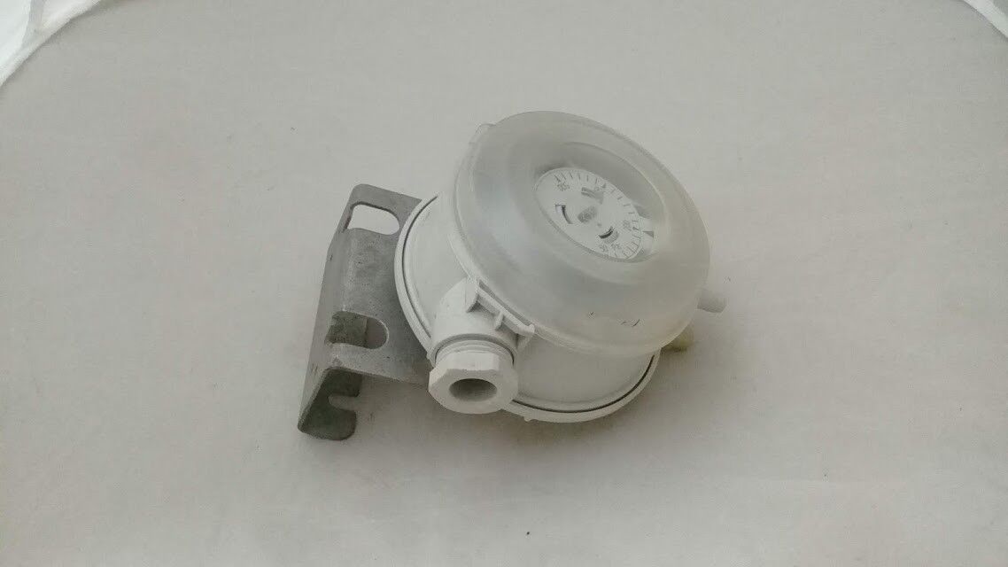 Siemens QBM81-5 Differential Pressure Switch - Image 3