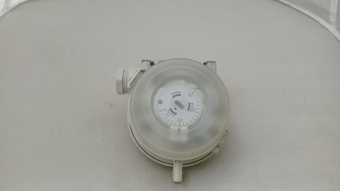 Siemens QBM81-5 Differential Pressure Switch
