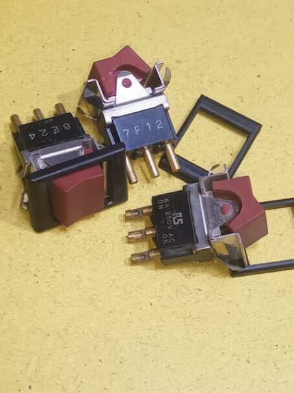Rocker Switch 6pins ON-ON 6A 250V AC, Single Pole Double Throw Model 7F12 / 8e24