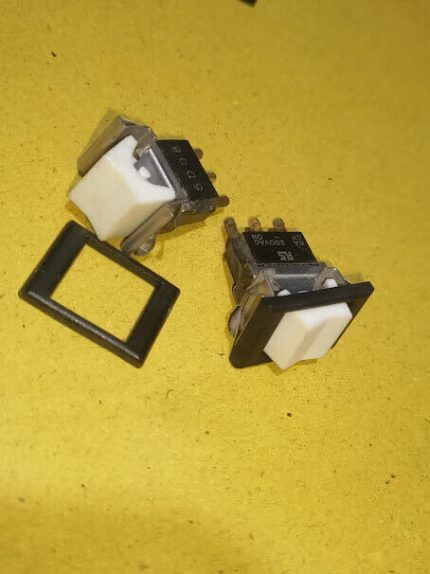 RS Components ON-ON 5D08 / 7c24 6A 250VAC Switch Single Pole Double Throw SPDT G