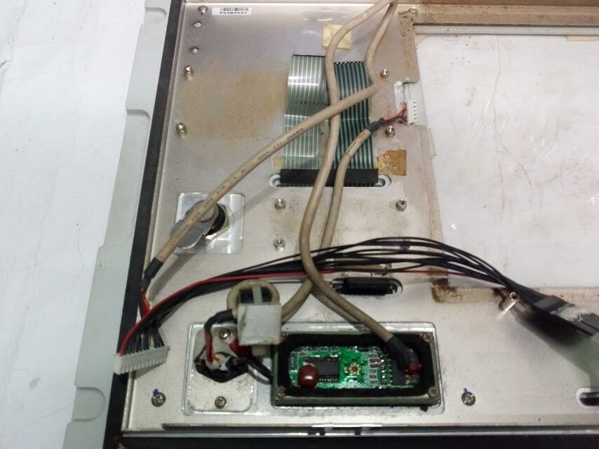 Sinetic Only Keyboard Pull from Sinetic AMB-2427HT-B3 Industrial Computer System - Image 6