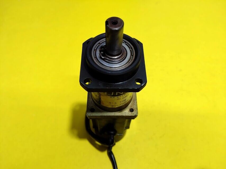 Baldor BSM1R-01-40-B5 Servo Gear Motor Mujno 040 Precision Gearing - Image 4