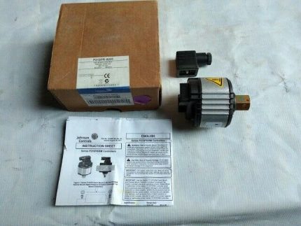 Johnson Controls P215PR-9200 Rev B Fan Speed Control P215PR/RM Controllers Range