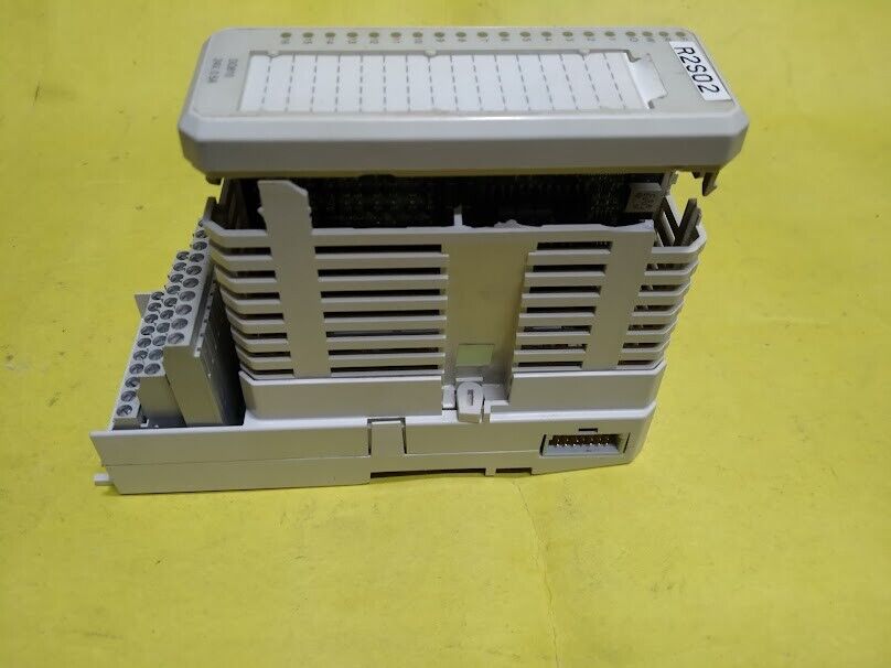 Asea Brown Boveri Including Base PLC Input Output Modules Model DI810 3BSE008510 - Image 2