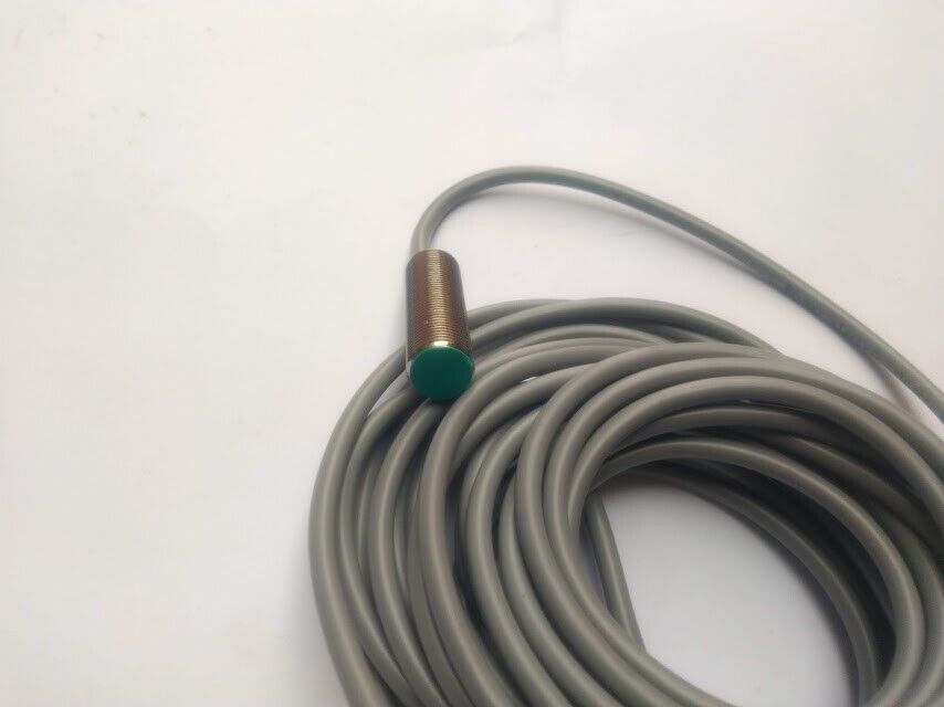 Baumer Electric IFRM 12P3702/L Inductive Proximity Switch IFRM12P3702L New - Image 9