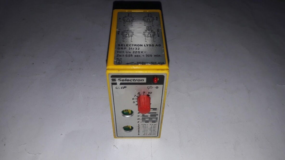 SELECTRON GRP 31/32 Multi Function Timing Relay Timer Selectron Lyss AG 220v - Image 3