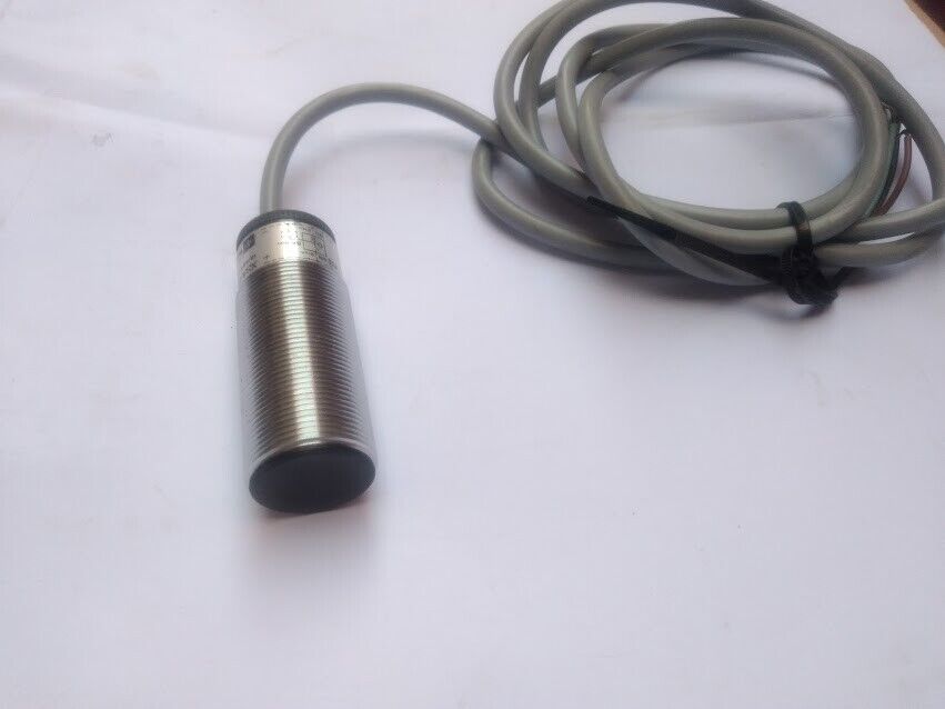 Telemecanique XSA-H10713 12/48VDC proximity switch/sensor - Image 4