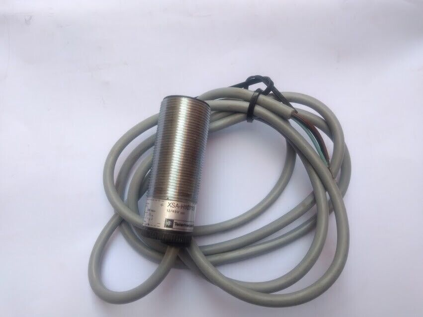 Telemecanique XSA-H10713 12/48VDC proximity switch/sensor - Image 3