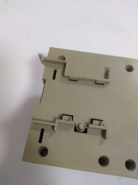 Honeywell W7752D2007 Fan Coil Unit Controller With Reheat Relay - Image 6