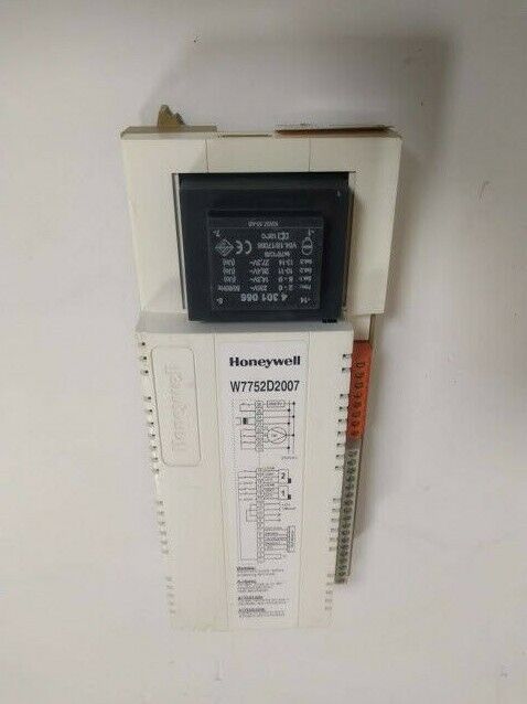 Honeywell W7752D2007 Fan Coil Unit Controller With Reheat Relay - Image 2