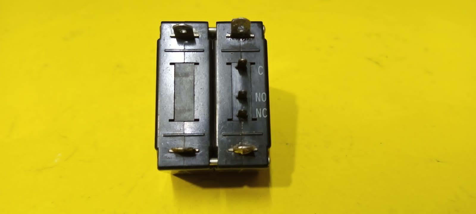 Sanken Airpax Panel Mount 5A/250V AC Circuit Breaker Model APG-1RS1 - Image 8