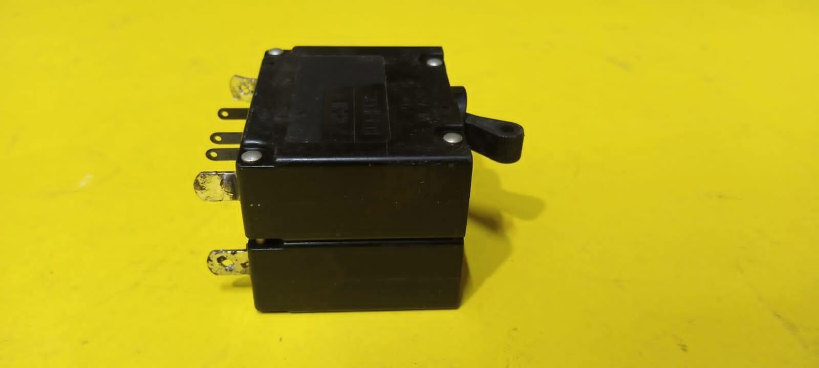 Sanken Airpax Panel Mount 5A/250V AC Circuit Breaker Model APG-1RS1 - Image 6