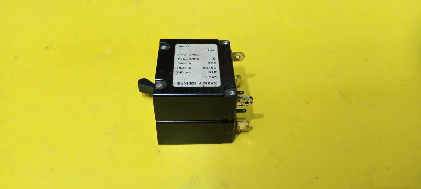 Sanken Airpax Panel Mount 5A/250V AC Circuit Breaker Model APG-1RS1 - Image 3