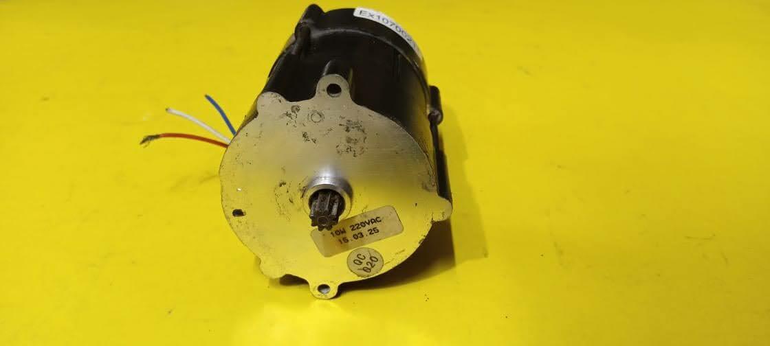 AC Motors in Working Condition-10W 220V AC Condenser Motor Model EX10700211 - Image 3