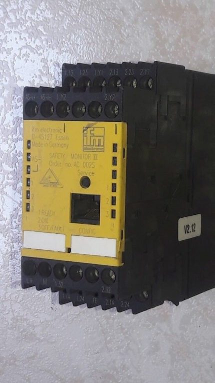 IFM D-45127 AC002S ESSEN Safety Monitor D45127 OSSD 2R SC4