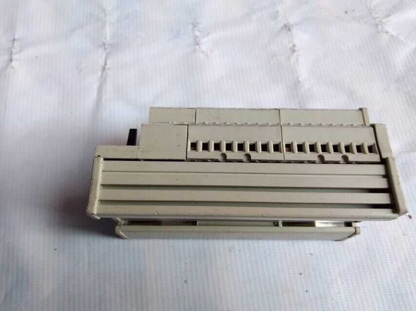 Telemecanique ABE7-H16S21 Plc Module Terminal Block ABE7H16S21 - Image 6