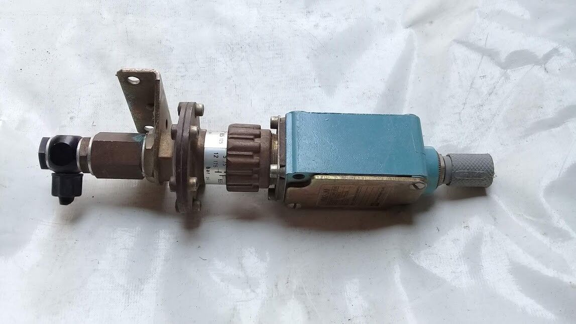 Telemecanique XM2-JM Pressure Switch XM2JM - Image 2