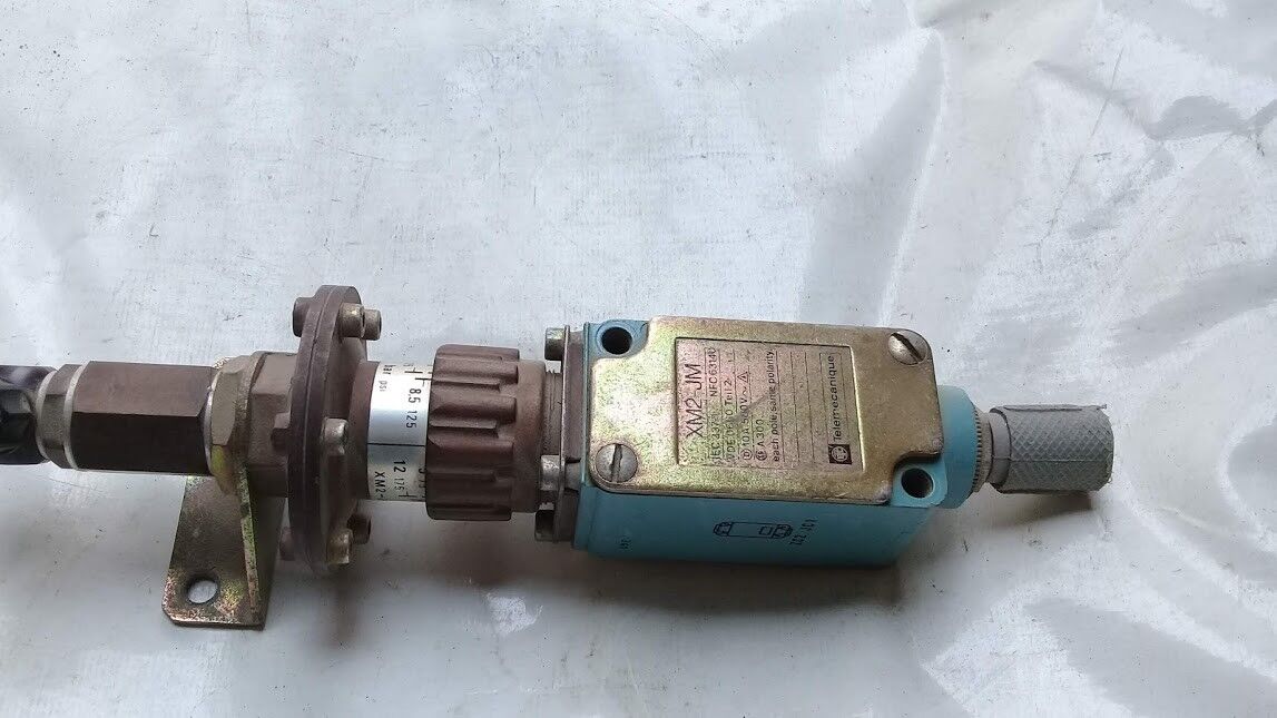 Telemecanique XM2-JM Pressure Switch XM2JM - Image 3