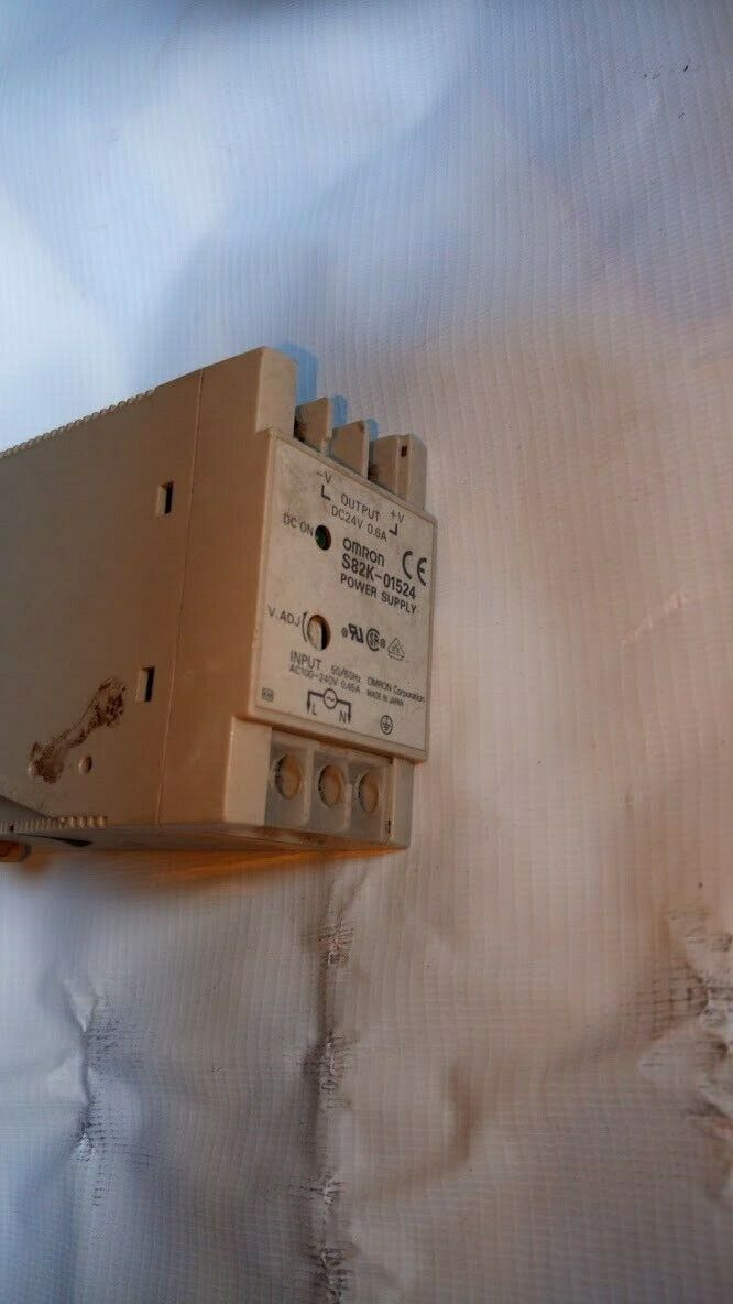 Omron S82K-01524 power supply DC 24V 0.6A din rail panel mount - Image 2