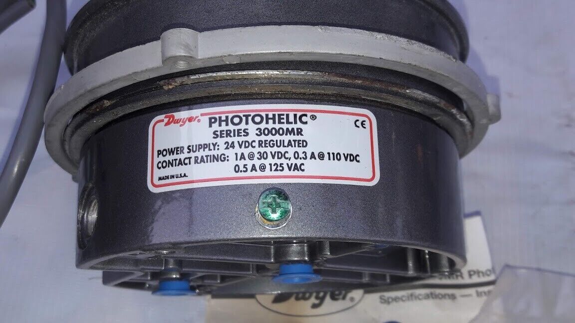 Dwyer Instruments Inc Photohelic Series 3000MR 24VdC Pressure Gauge New - Image 2