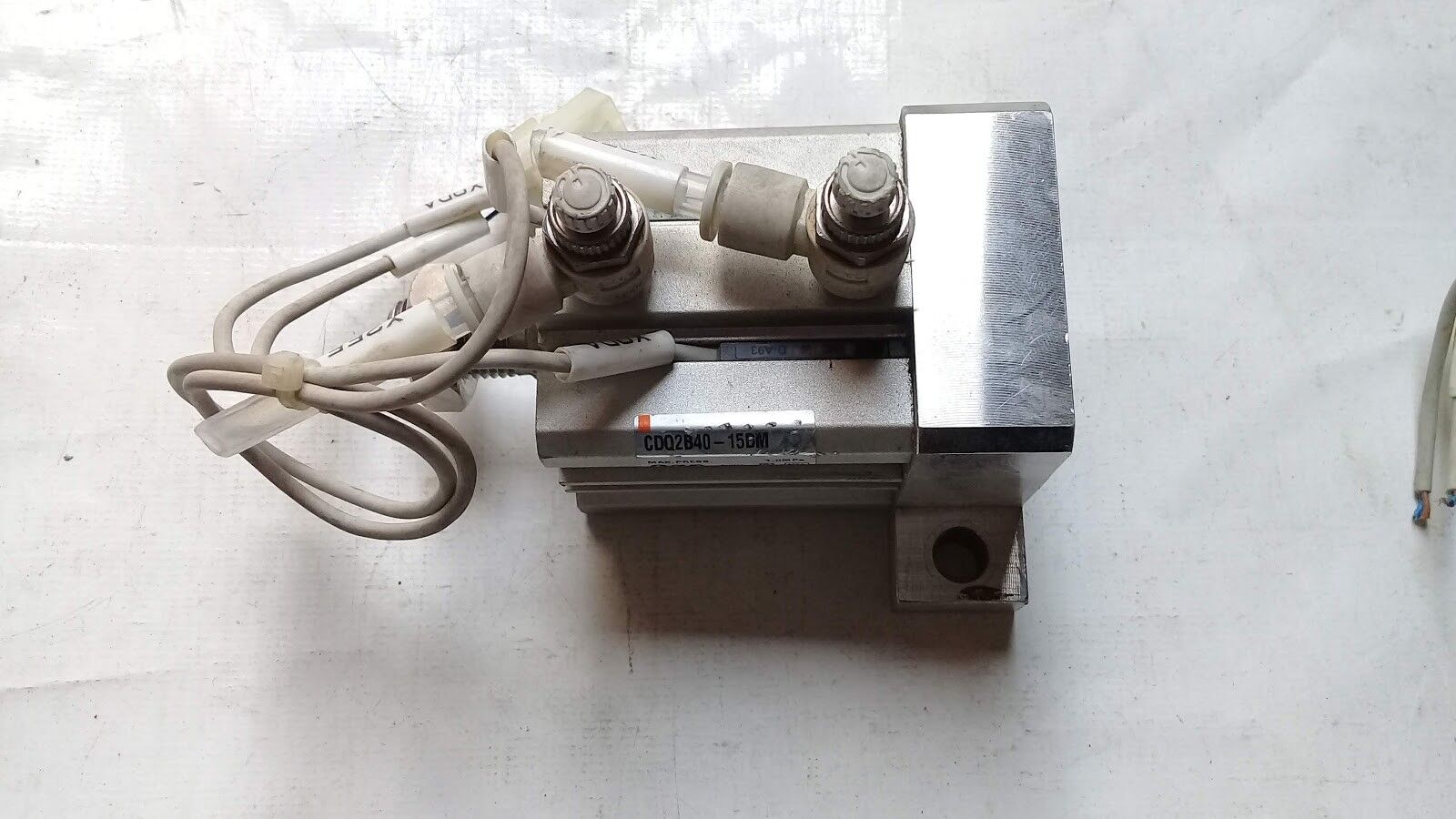 SMC Corporation CDQ2B40-15DM Max Press 1.0MPa Pneumatic Cylinder CDQ2B4015DM - Image 2