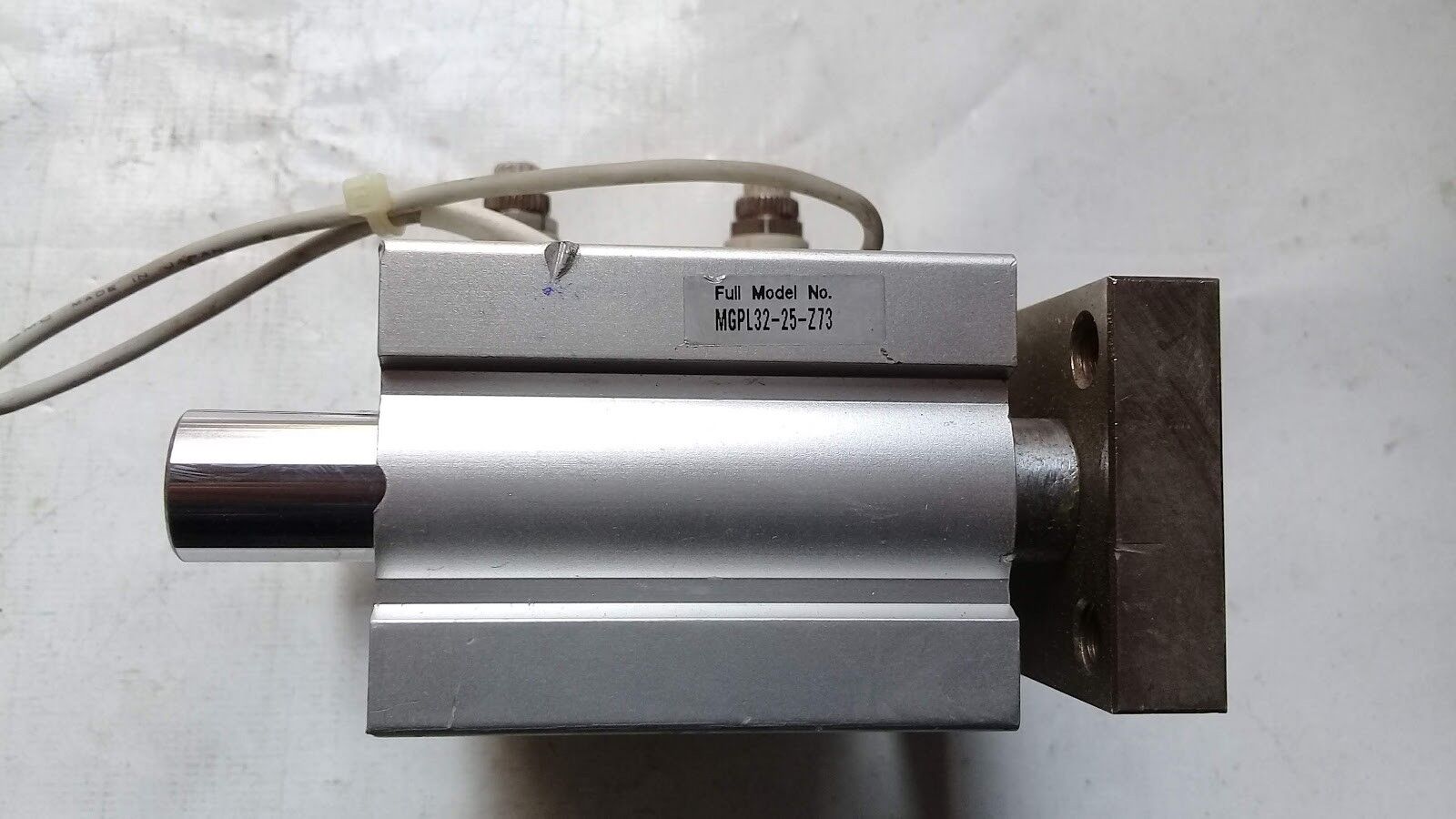 SMC Corporation MGPL32-25-Z73 Max Press 1.0MPa Pneumatic Cylinder MGPL3225 - Image 5