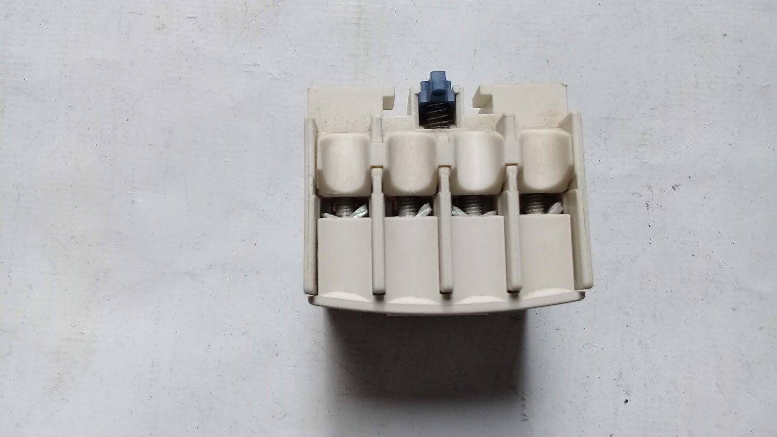 New Schneider Electric LADN04 Contact Block - Image 8