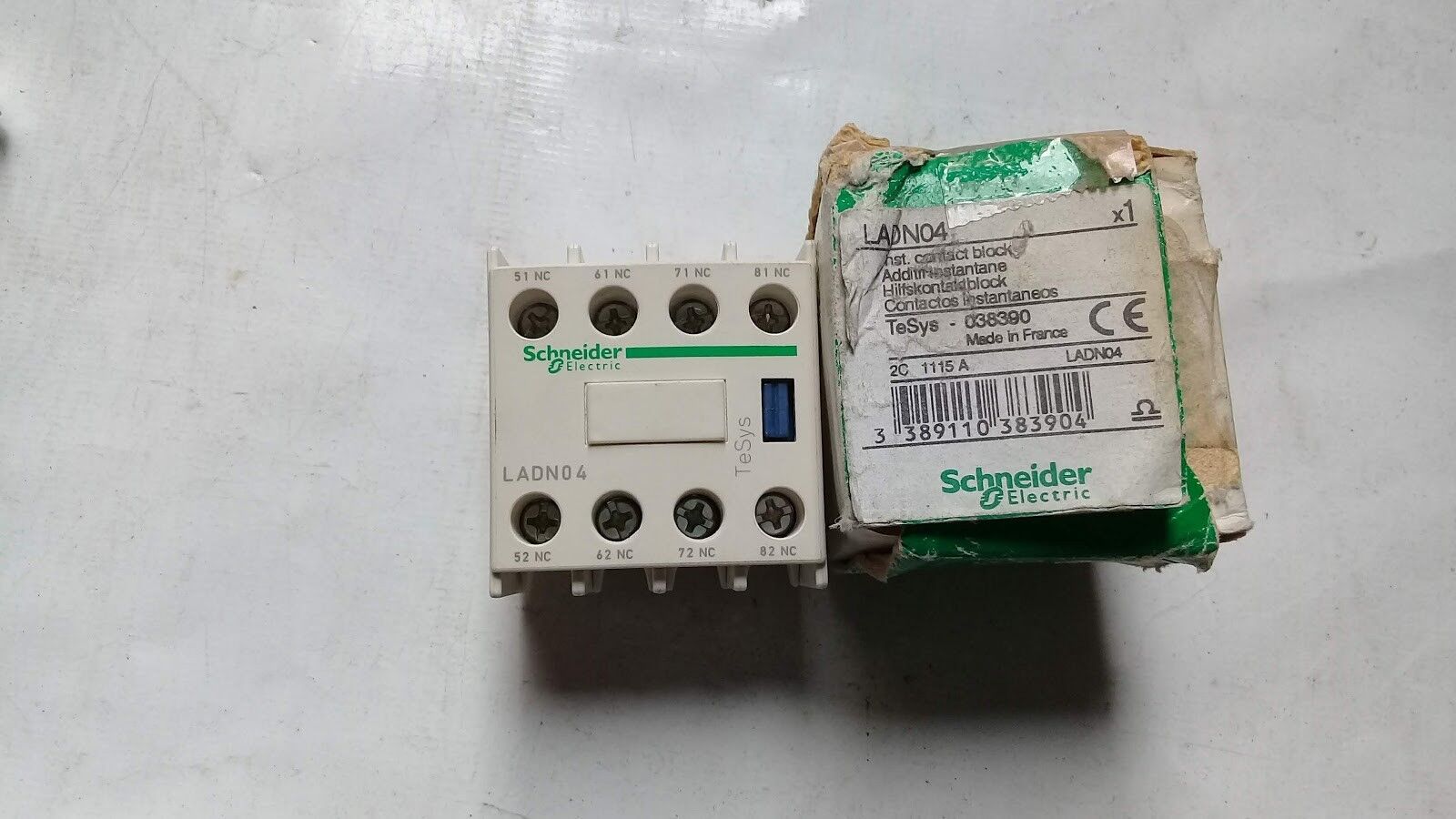 New Schneider Electric LADN04 Contact Block