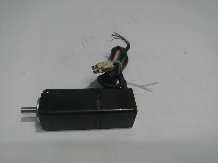 Yaskawa SGMM-A3C312 AC Servo Motor 30W 3000 r/min - Image 4
