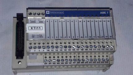 Telemecanique ABE7-H16R21 PLC Controller ABE7H16R21