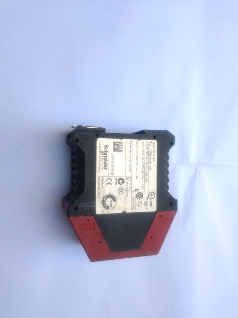Schneider Telemecanique XPS-AK XPSAK361144 Safety Relay XPSAK - Image 4