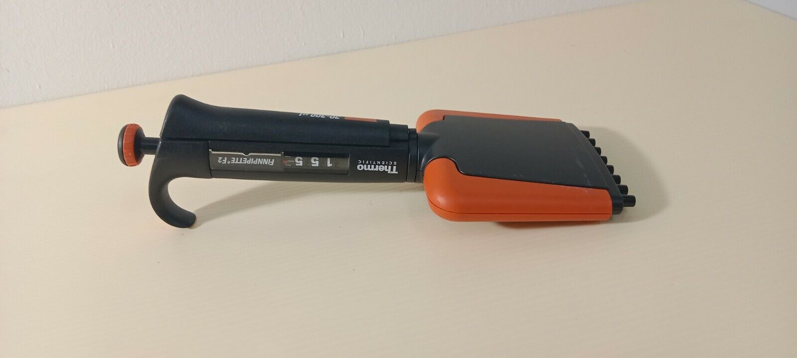 Thermo Scientific Finn Pipette F2 30-300ul 8 Channels Pipette - Image 3