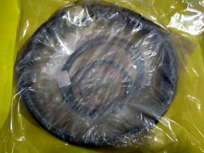 Rexroth bosch Favelle Favco AMCX00102-000SK Gearbox Seal (Luff) New - Image 3