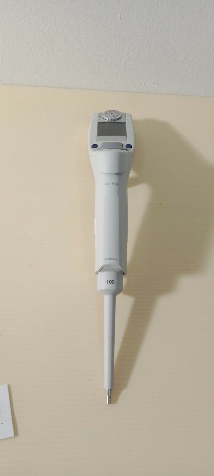 Eppendorf Xplorer 100 Pipette 0.5-10ul Single Channel 314027Z