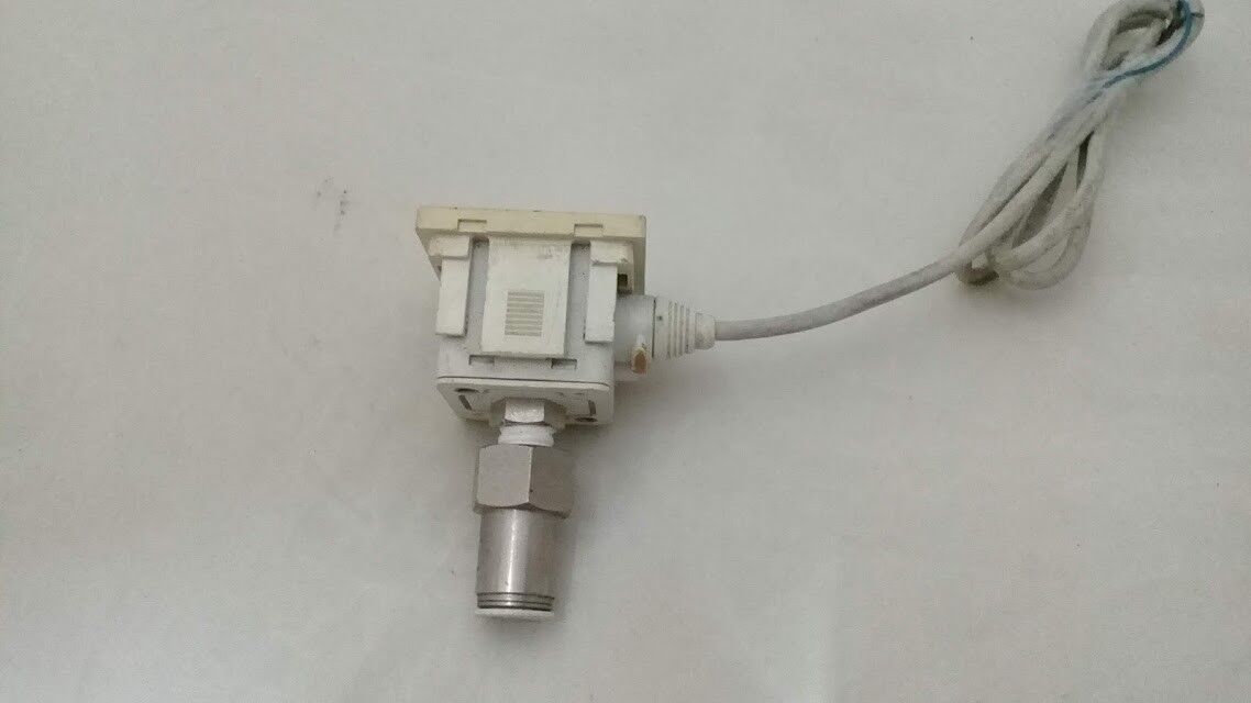 SMC ISE40-01-22L Pressure switch ISE400122L - Image 7
