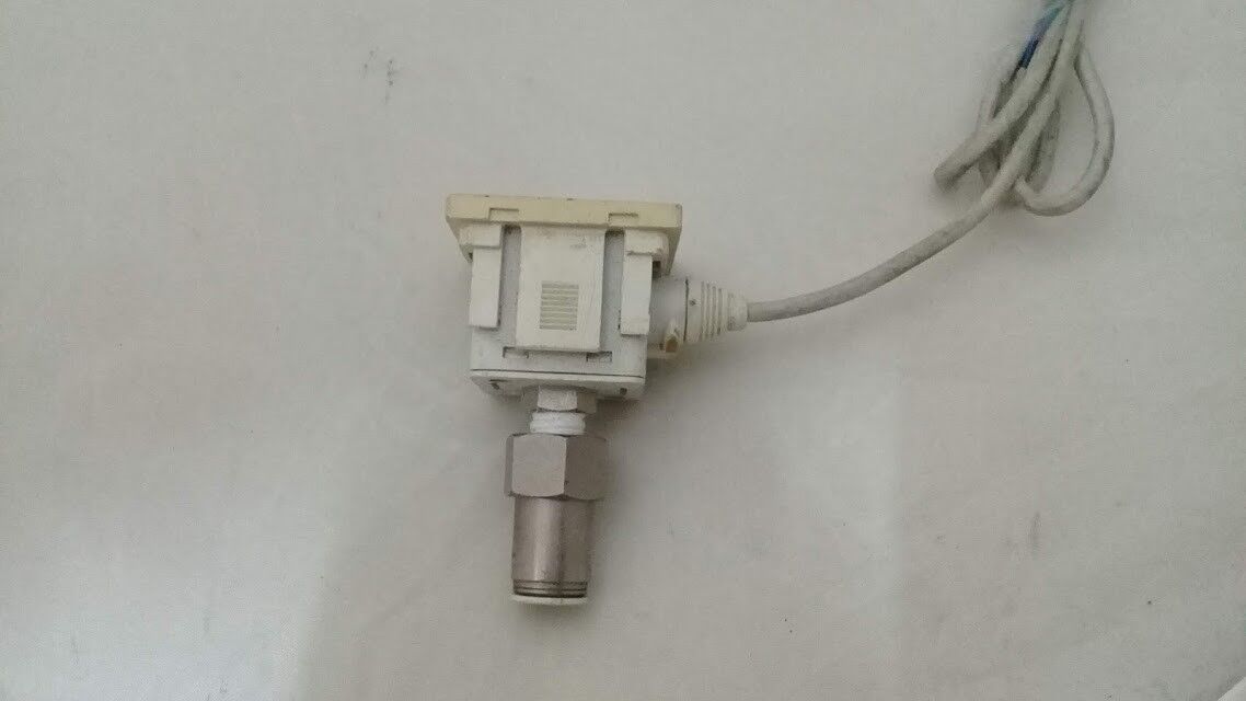 SMC ISE40-01-22L Pressure switch ISE400122L - Image 4