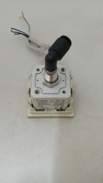 SMC ZSE40F-01-22L-M Pressure Switch ZSE40F0122LM - Image 5