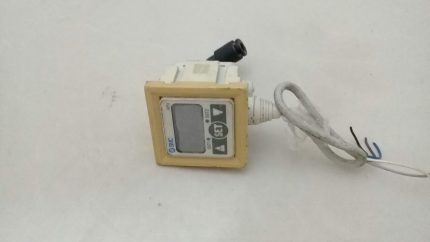 SMC ZSE40F-01-22L-M Pressure Switch ZSE40F0122LM
