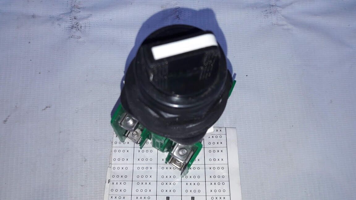 Allen-Bradley 800H-HR2 Ser F Selector Switch With 800T-XAP Ser F Contact Block - Image 2