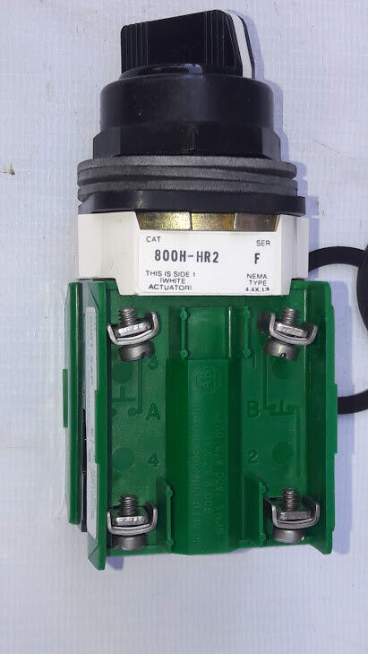Allen-Bradley 800H-HR2 Ser F Selector Switch With 800T-XAP Ser E Contact Block