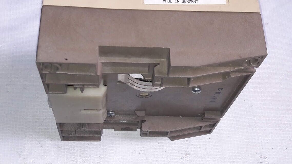 Siemens Simatic S5-90U 6ES5 090-8MA01 Programmable Controller 6ES50908MA01 - Image 4
