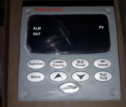 New Honeywell UDC2500 Controller DC2500-0B-100-00000-00-0