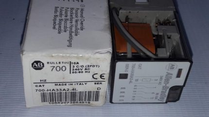 Allen-Bradley Bulletin 700-HA33A2-4L Ser D Control Relay 700HA33A24L